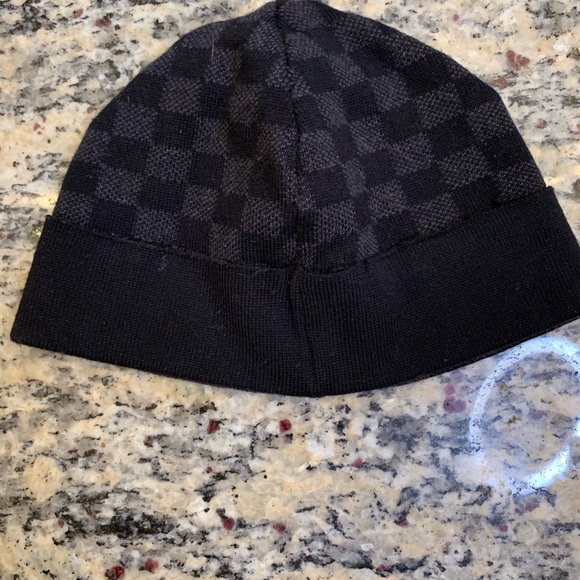 ⚡️⚡️ AUTHENTIC LOUIS VUITTON BEANIE ⚡️⚡️ - Picture 3 of 7